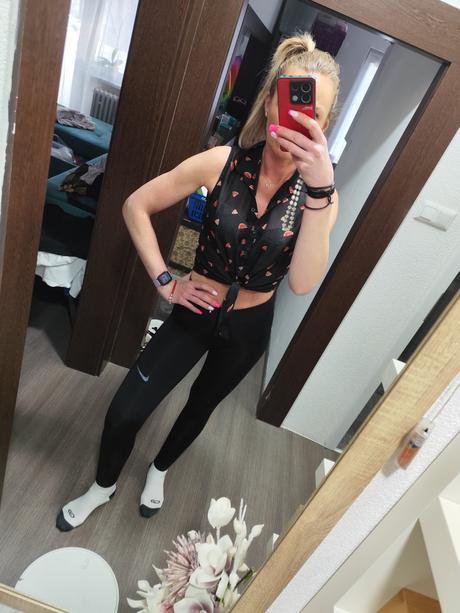 Crop-top s melónikmi veľ l. m, m