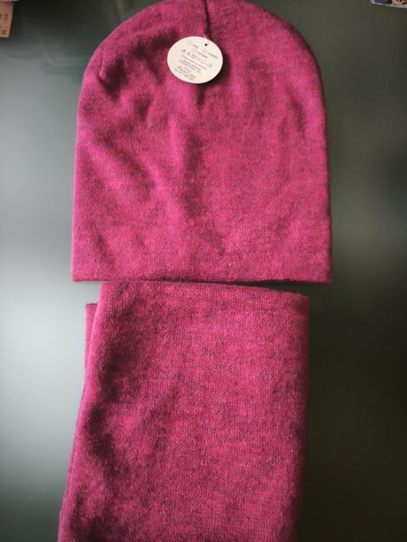 Čiapka a nákrčník,