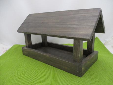 Kŕmidlo pre vtáčiky, šedé,