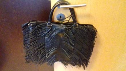 Kabelka čierna, strapata 31 x 29 x 14 cm,