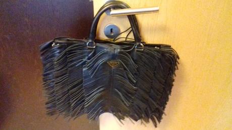 Kabelka čierna, strapata   31 x 29 x 14 cm, 