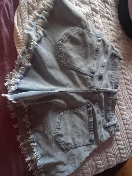 Kratasy, tezenis,m