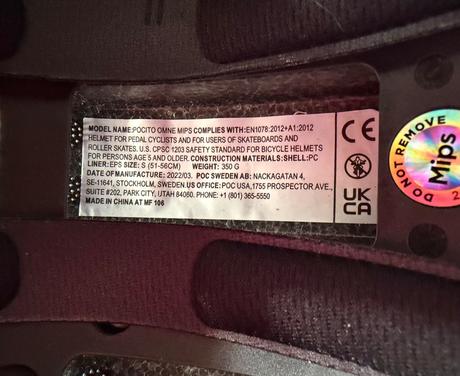 Kvalitná značková prilba na bicykel, s