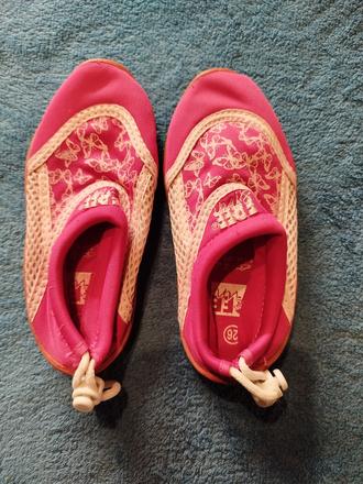 Topánočky do vody, 26