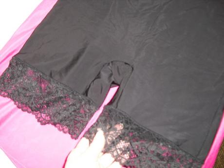 Stahujuce nohavickove kratasky s krajkami, xl