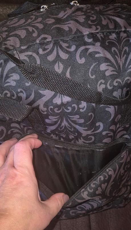 Čiernosivý batoh a ľadvinka, 