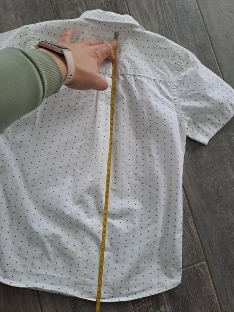 Biela košieľka s motýlikom, 128