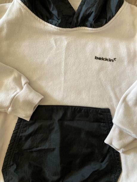 Krásna bekkin mikinka ako nová, 110