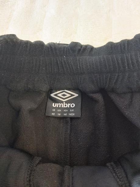 Zimné zateplene nohavice, umbro,140