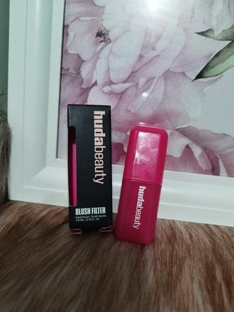 Huda beauty blush filter, 