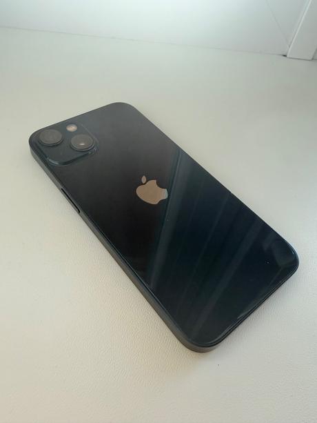 Predám iphone 13 midnight 256gb verzia, apple