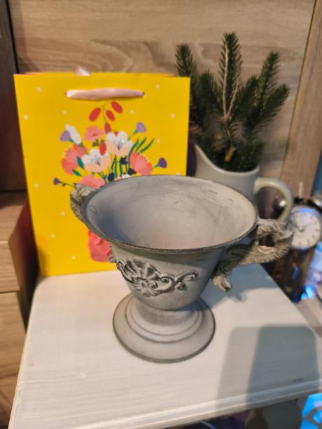 Dekorácia kovový kalich,