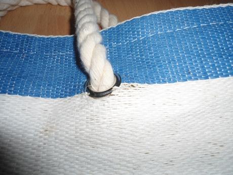 Velka bielo-modra plazova taska, 