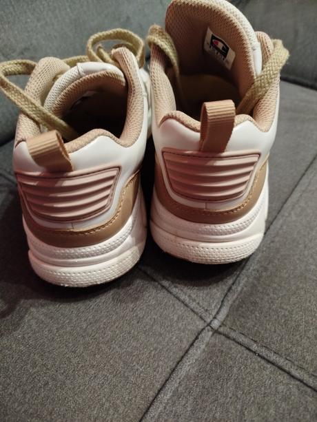 Tenisky, champion,36