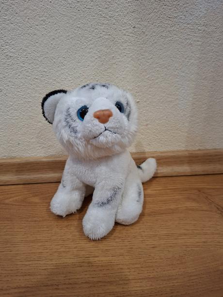 Plyšový sibírsky tiger (výška cca 15 cm),