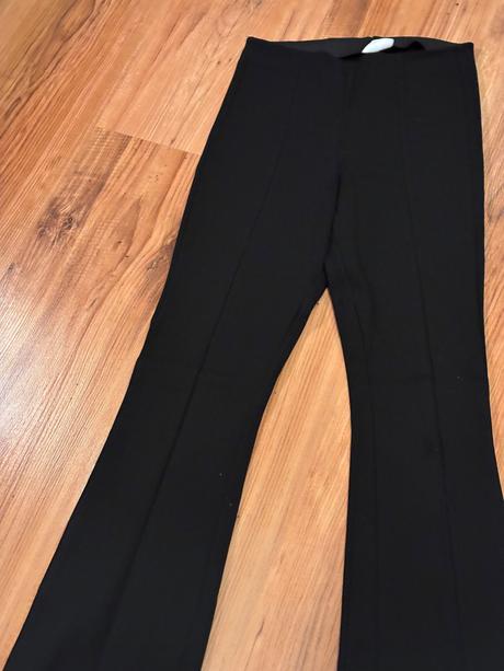 Zara  zvonaky elegantným predným lemom, zara,140