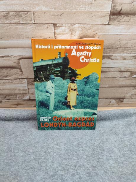 Historií i přítomností ve stopách agathy christie, 