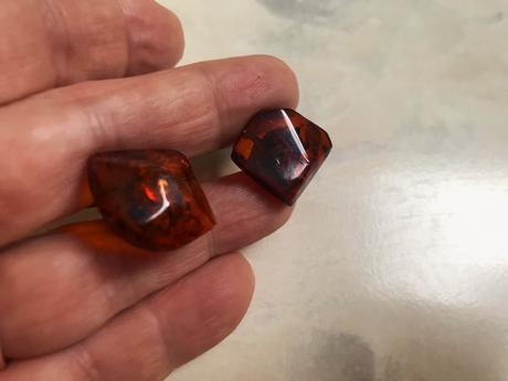 Jantárové manžetové gombíky,