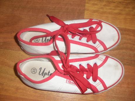 Dievčenské tenisky, 32