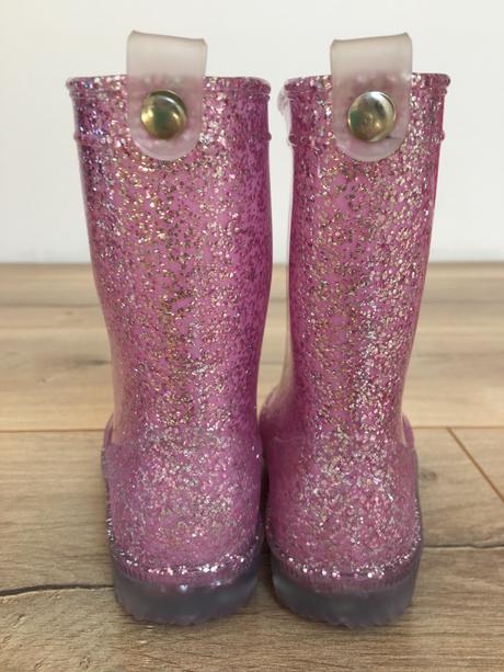 Blikajuce gumaky, f&f,21