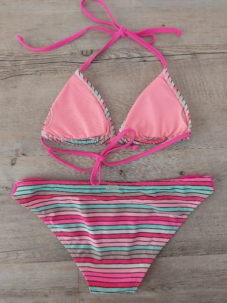 Rúžové pásikavé bikiny, 38