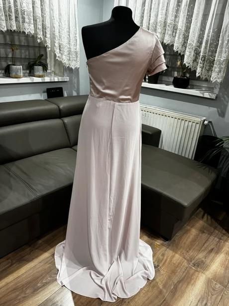 Spoločenské šaty, m