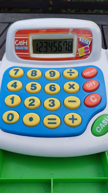 Pokladňa s peniazmi na hranie,