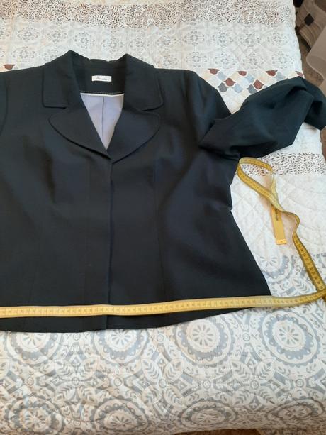 Čierne dámske sako č. 48, 48