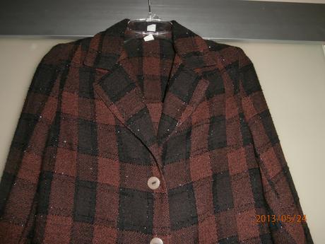 Klasický kostým, l