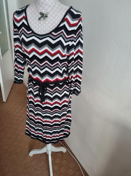 Trojfarebné pletené šaty xl, xl
