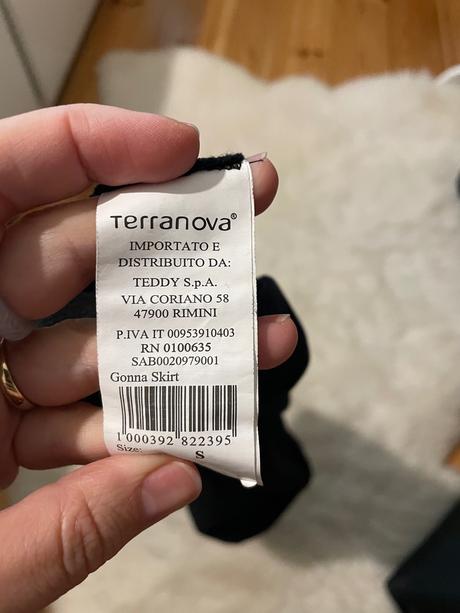 Čierna sukňa, terranova,s