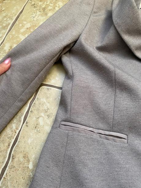 Sivé sako stradivarius, stradivarius,s