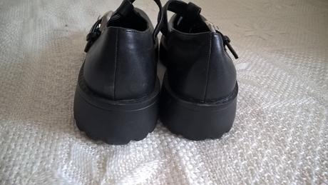 Jarné poltopánky, 39