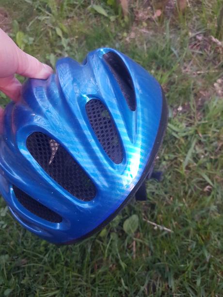 Prilba /helma na bicykel 52-56 cm obvod regulovatý, s