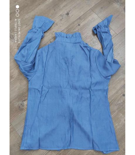 Modra bluzka s volanikmi, l / m