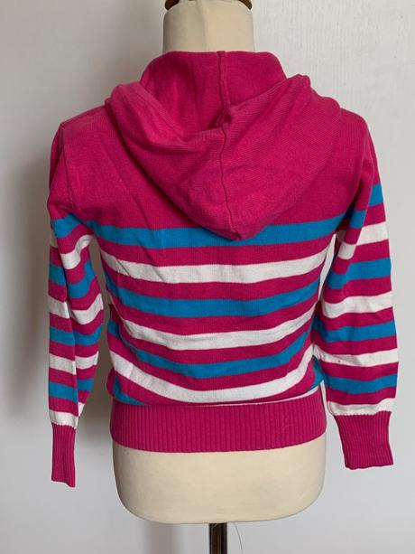 Sveter s kapucňou, 110