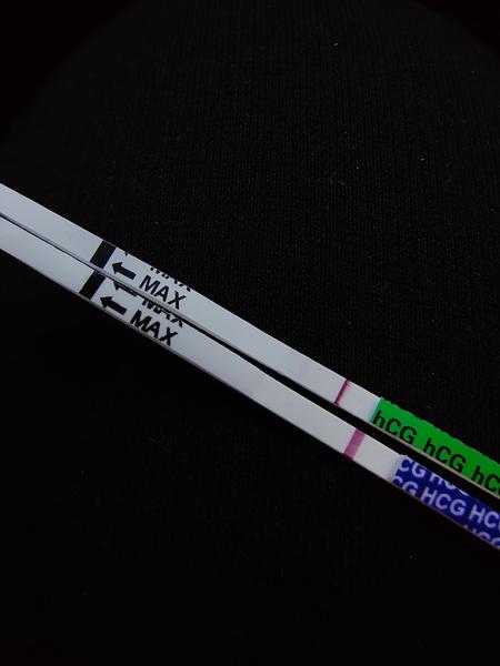 Vidíte skutočne čiarku na tehotenskom teste?