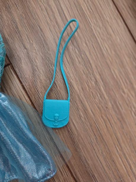 Barbie šaty z doplnkami,