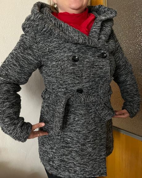 Nádherný kabátik s kapucňou zn. amisu, amisu,40