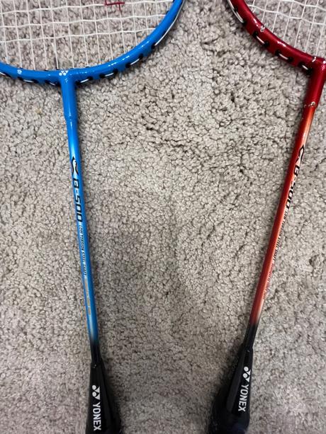 Yonex b500 bedmintonová raketa 2 ks, yonex