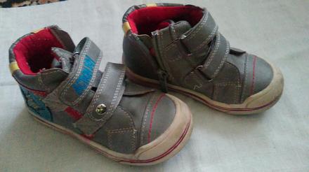 Členkové tenisky, 25