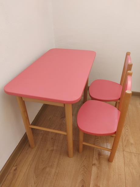 Detský stôl so stoličkami, 