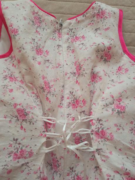 Spoločenské šaty s bolerkom, 122