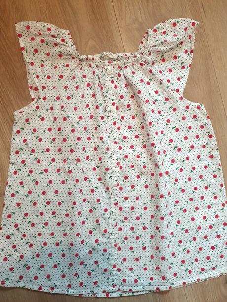 Romaticke tricko s motylovym rukavom+ tricko zara, h&m,128