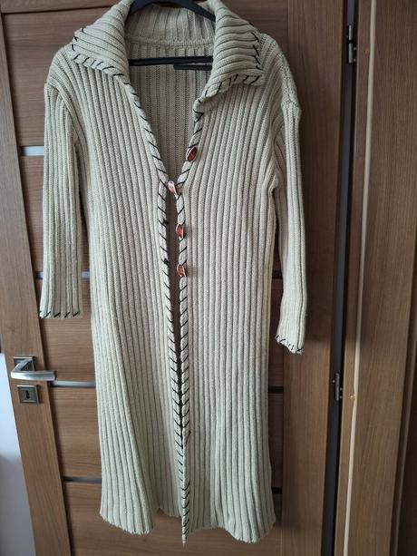 Dlhý dámsky sveter velkosť m, m