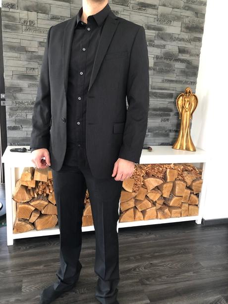 Pánsky oblek pruhovaný čierny, c&a,46