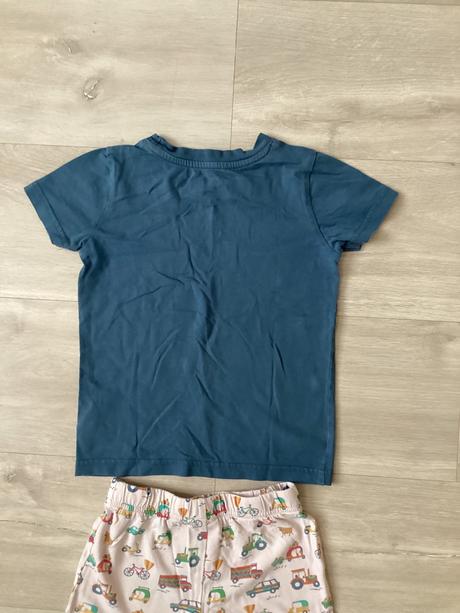 Chlapčenské pyžamo, 104