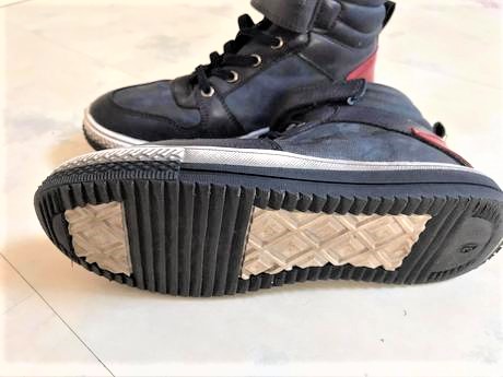 Sneakersy na suché zipsy, 31