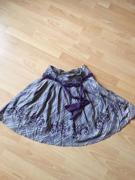 Podšitá sukňa, 140