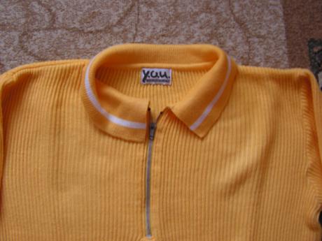 Źltý sveter, quelle,m